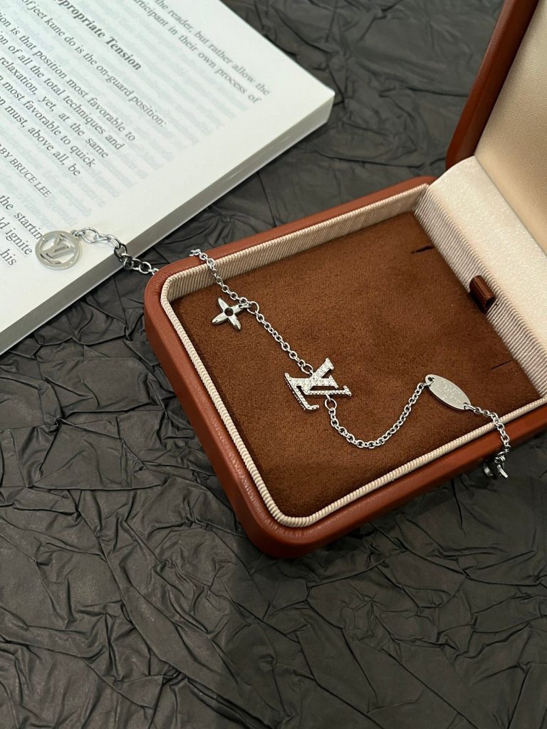 L- Bracelet (JS217)L- Bracelet (JS217)