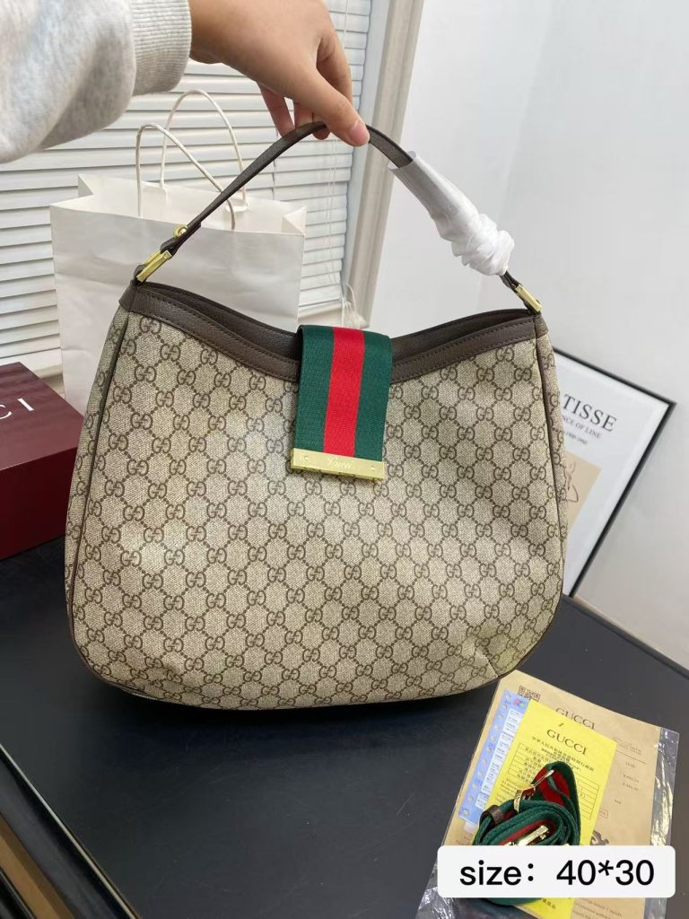 G-Crossbody Handbag (QC17579)G-Crossbody Handbag (QC17579)