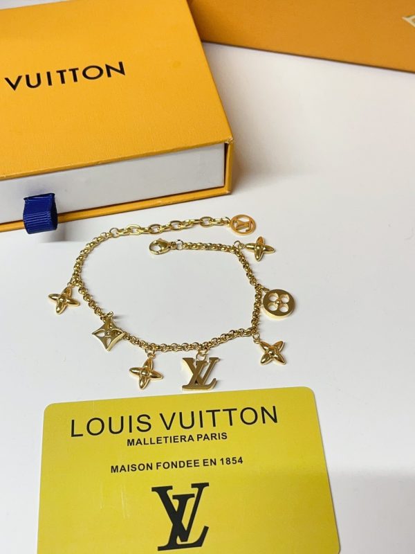 L- Bracelet (JS195)L- Bracelet (JS195)