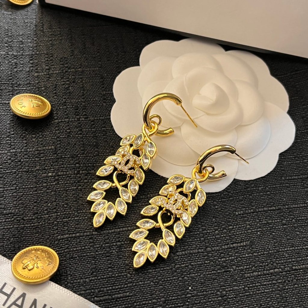 Glitter Rhinestone Flower Earrings(A890）Glitter Rhinestone Flower Earrings(A890）