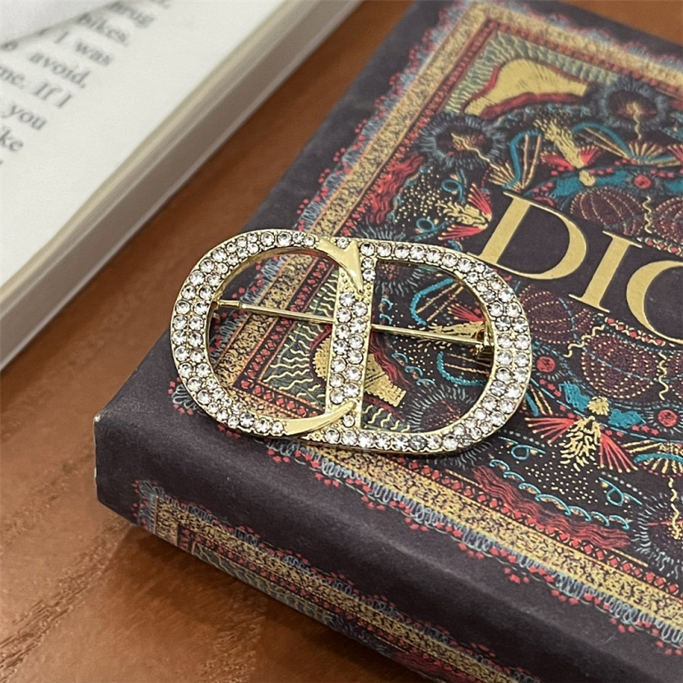 D-Brooch (JSD199)D-Brooch (JSD199)