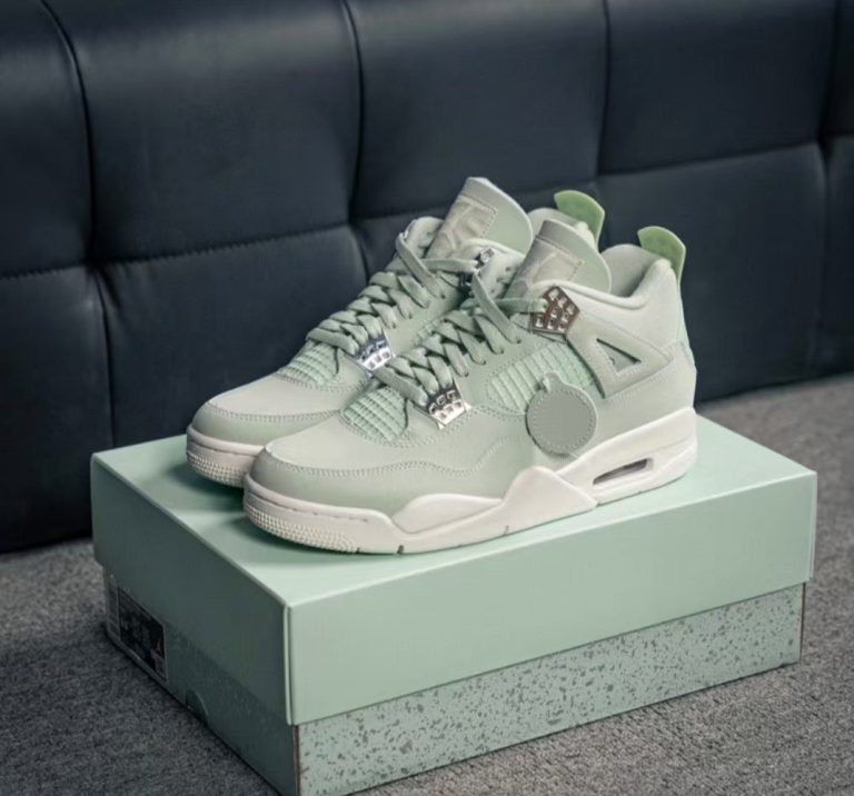 NEW Light Green Sneakers (MZ2221)NEW Light Green Sneakers (MZ2221)