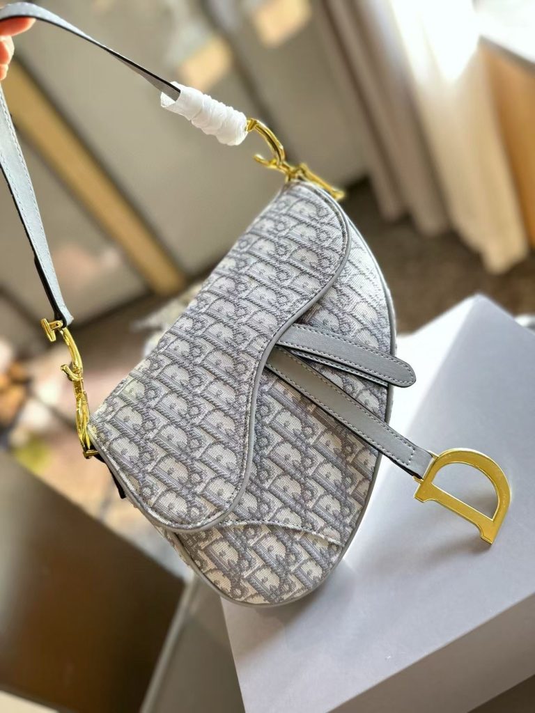 D-Classical Sling Bag(QC527)D-Classical Sling Bag(QC527)