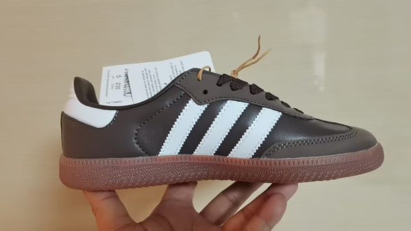 A-New Color Sneakers (MZ2228)A-New Color Sneakers (MZ2228)