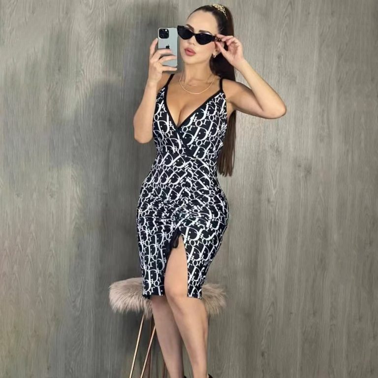 L&D-Slim-fit V-neck Halter Pleated Dress(DD0073)L&D-Slim-fit V-neck Halter Pleated Dress(DD0073)