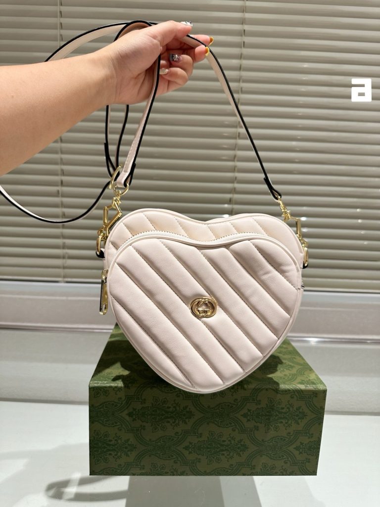 G- Heart Shape BagG- Heart Shape Bag