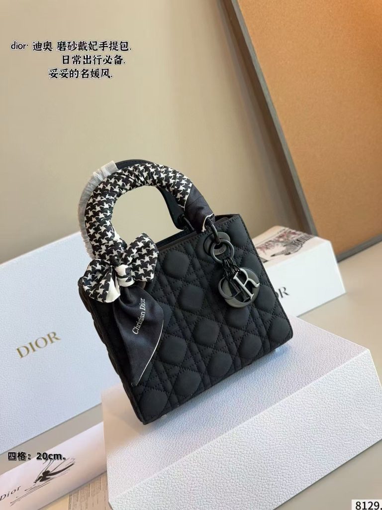 D-Handbag(QC2118)D-Handbag(QC2118)
