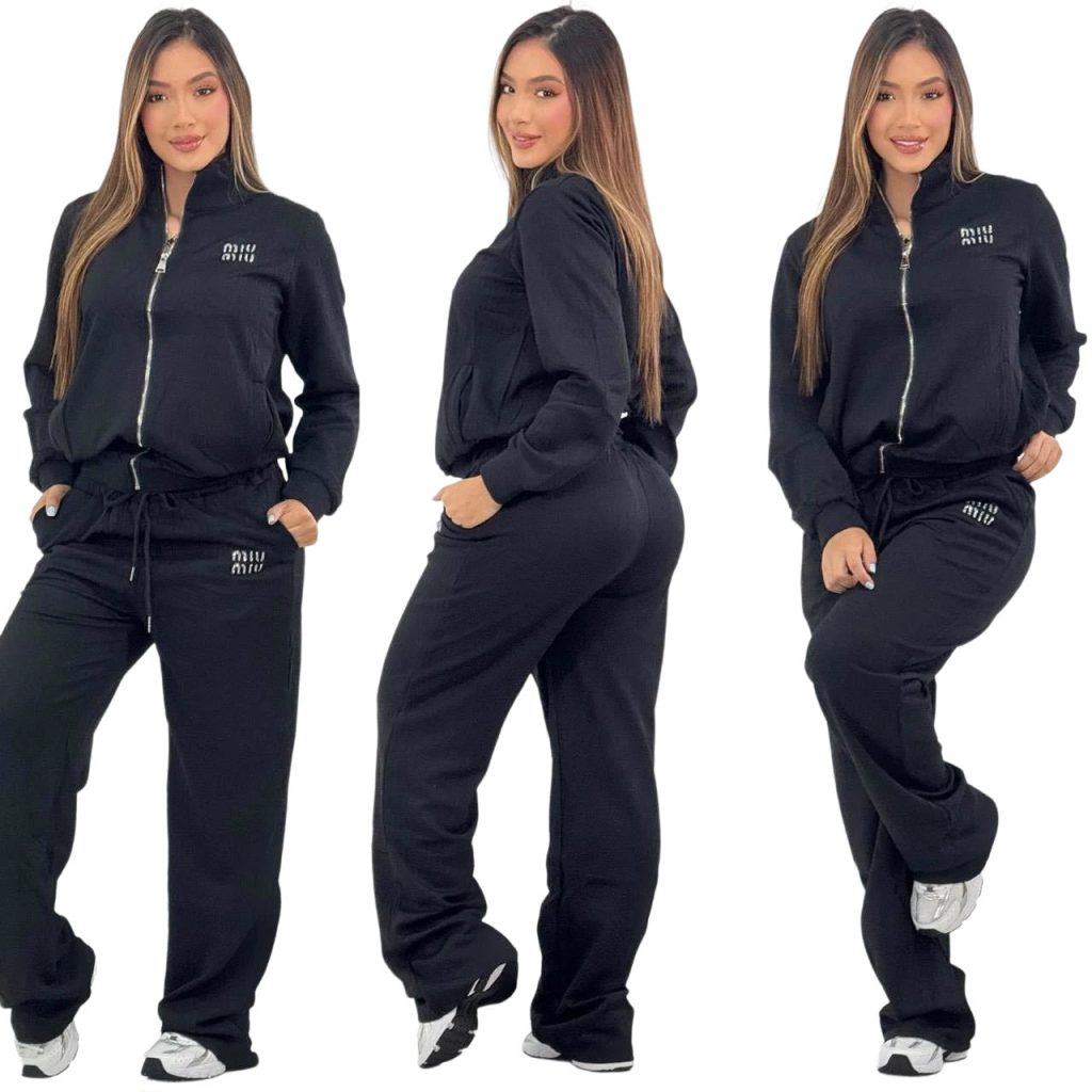 MIU-Embossed Long-Sleeved Tracksuit (J5289)MIU-Embossed Long-Sleeved Tracksuit (J5289)