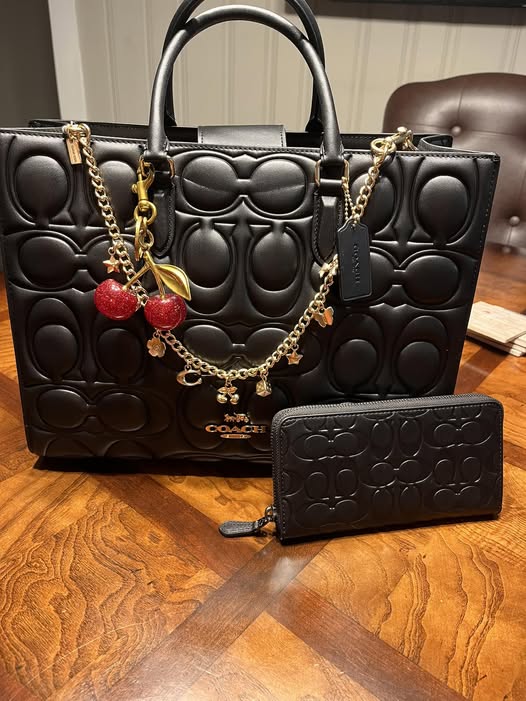 C- Black Tote and Wallet Combo Set(CT8888)C- Black Tote and Wallet Combo Set(CT8888)
