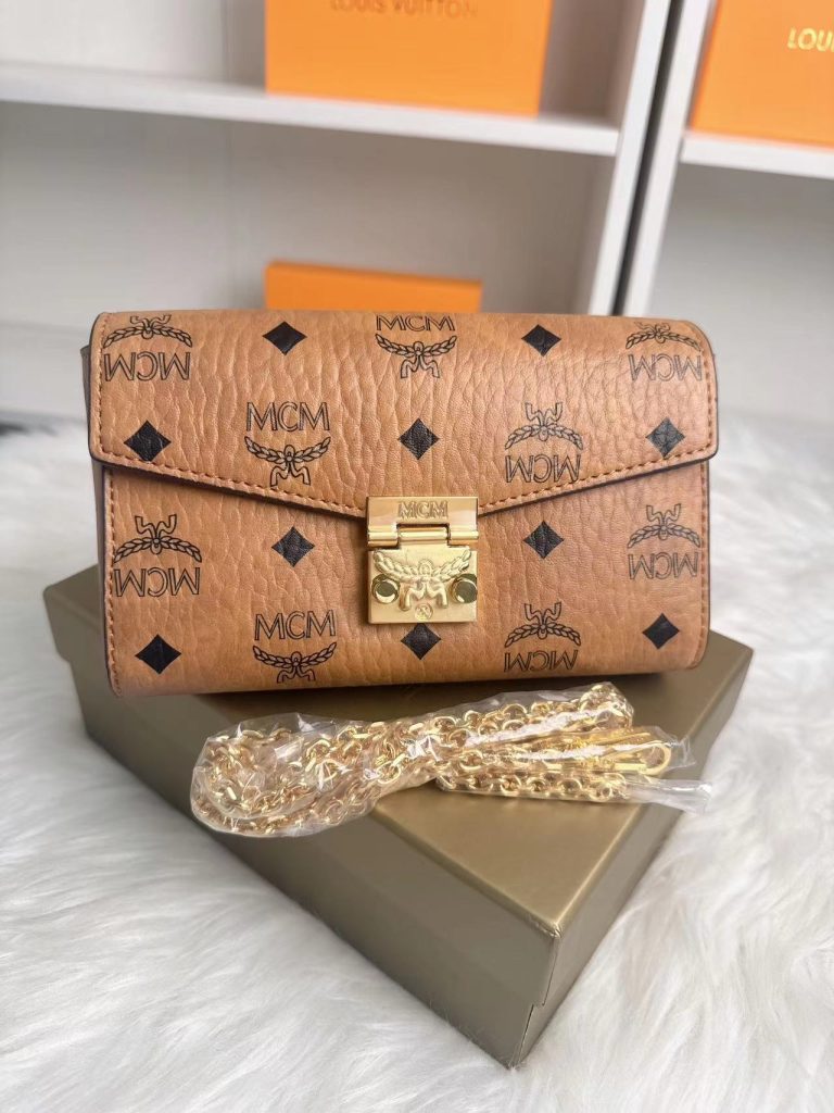 M-Crossbody Purse (M1555)M-Crossbody Purse (M1555)