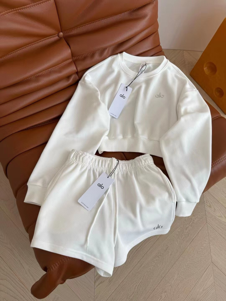 Women's Long-sleeved Sweatshirt + Shorts(WYSA27)Women's Long-sleeved Sweatshirt + Shorts(WYSA27)
